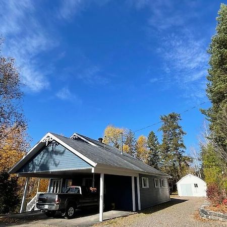 Le Chalet Bleu, Aux Pieds Des Monts-Valin Saint-David-de-Falardeau 외부 사진